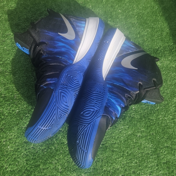 Kyrie 5 "Duke" Men's size 10 C10306-901 - Picture 4 of 10